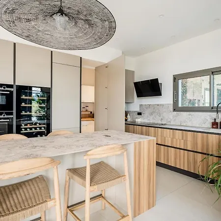 Maison Moderne Avec Vue Вилла Ceyreste